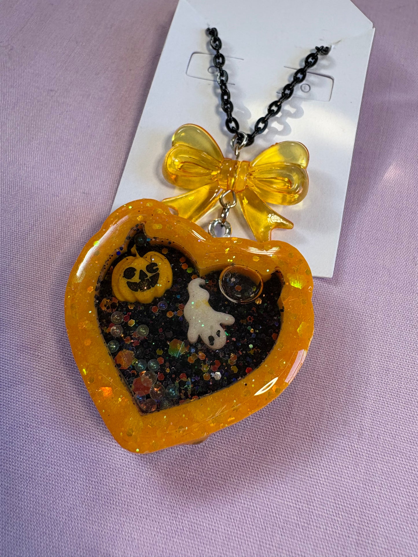 Spooky heart shaker necklace