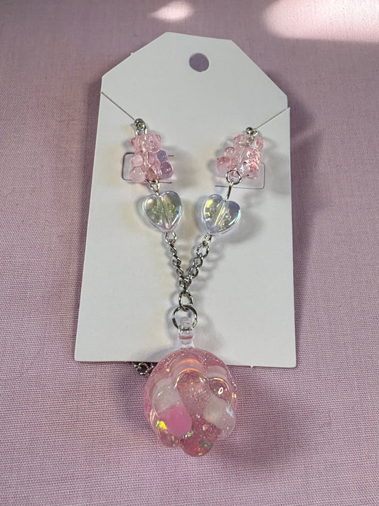 Pill pudding necklace